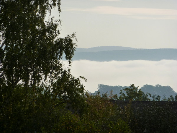 Nebel über der Fulda im Tal bei Baunatal